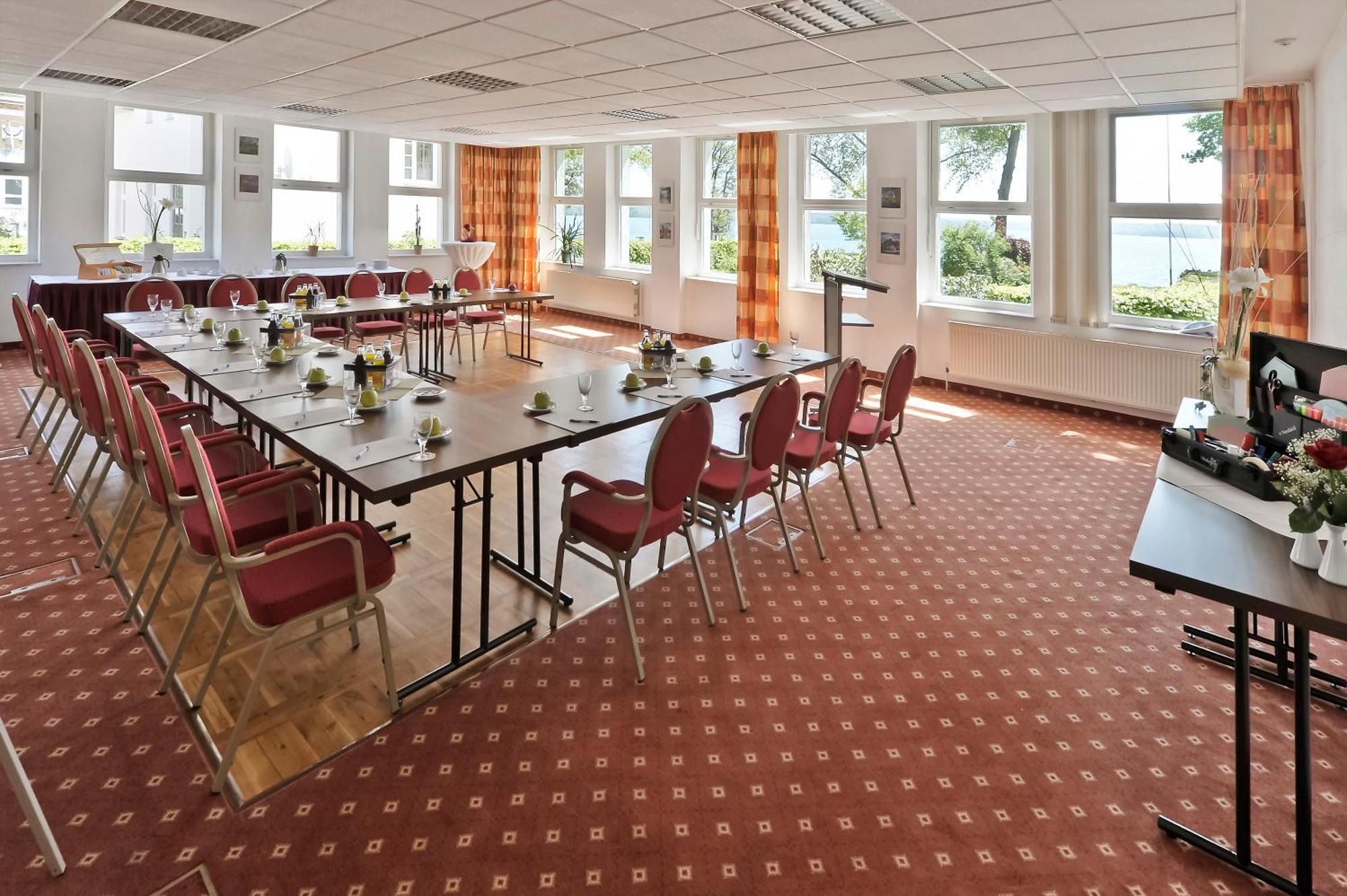 Falk Seehotel Plau Am See Buitenkant foto