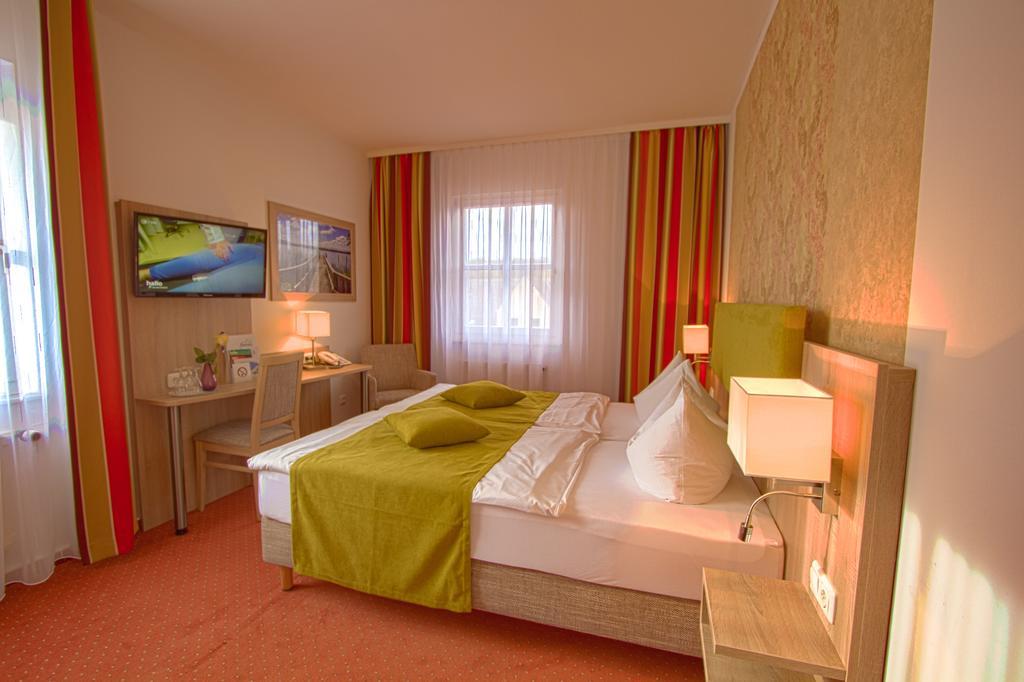 Falk Seehotel Plau Am See Buitenkant foto