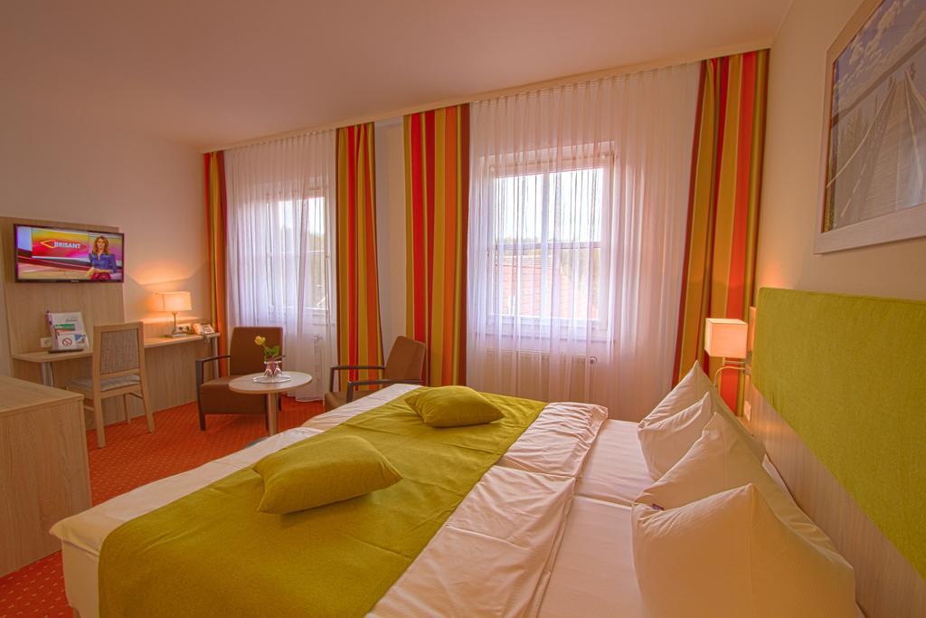 Falk Seehotel Plau Am See Buitenkant foto